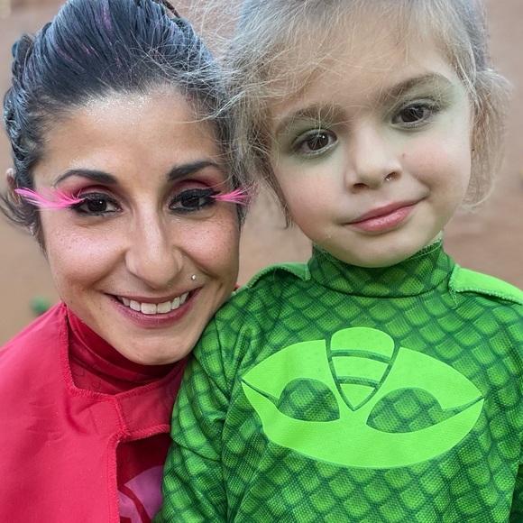 Meet your Posher, Marisa 🤩 @mcrocker1314 - Picture 6 of 9